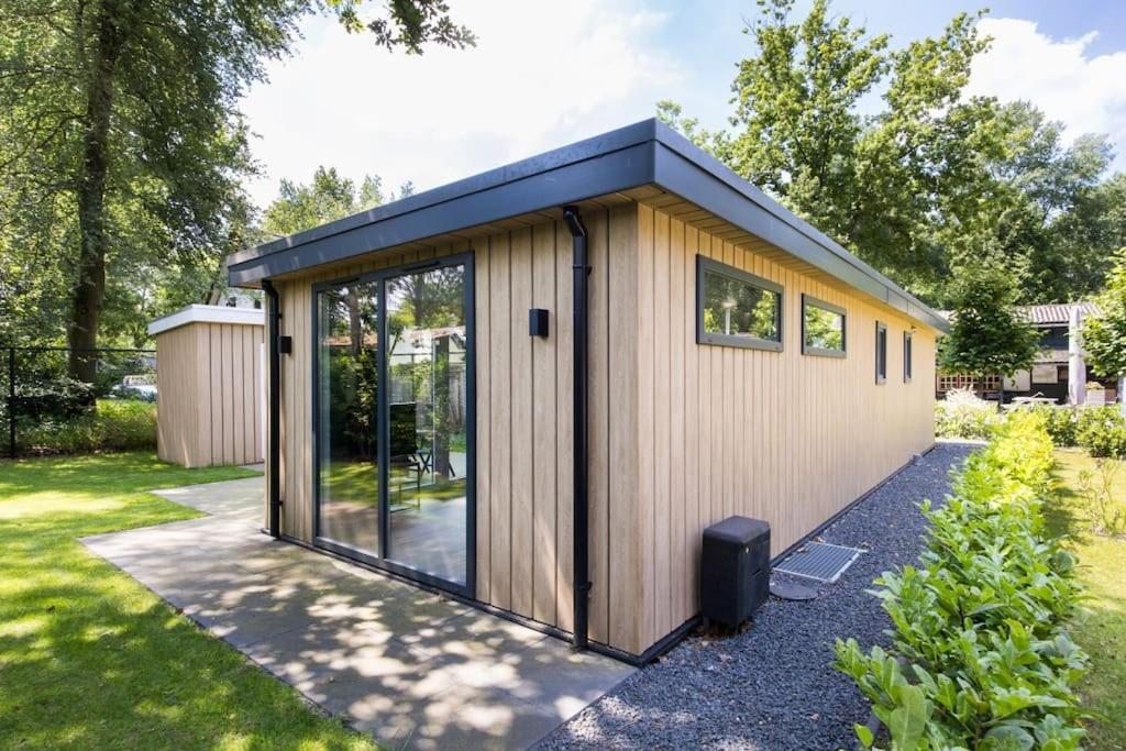Modern Op De Veluwe Chalet